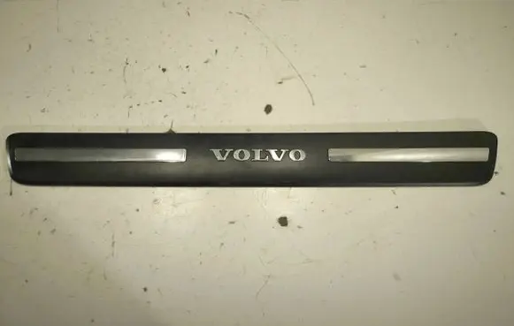 Volvo XC60 Front sill trim cover 31349213