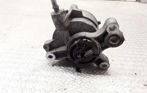 Peugeot 407 Vacuum pump D1651A01020