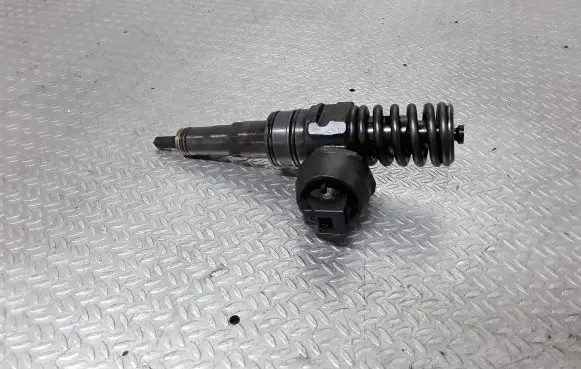 Skoda Octavia Mk2 (1Z) Fuel injector 038130073AG