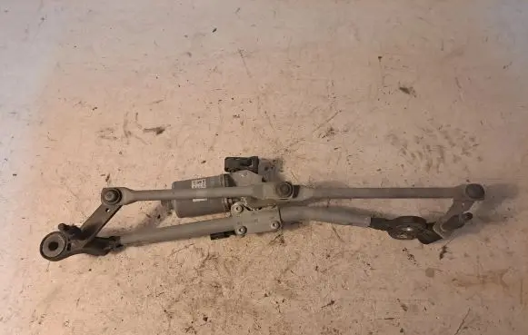 BMW X6 M Front wiper linkage and motor 7200536