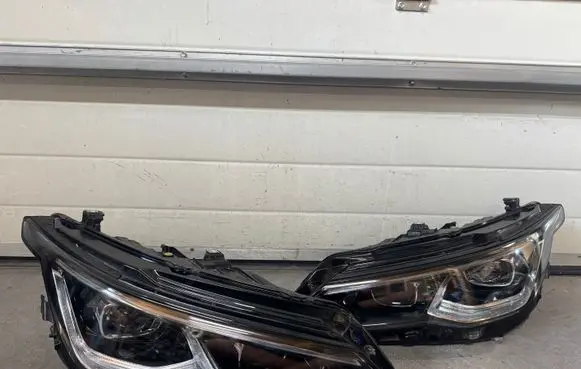 Volkswagen Golf VIII Headlights/headlamps set 5H1941060C 5H1941059C