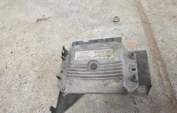 Renault Megane II Engine control unit/module 8200283924