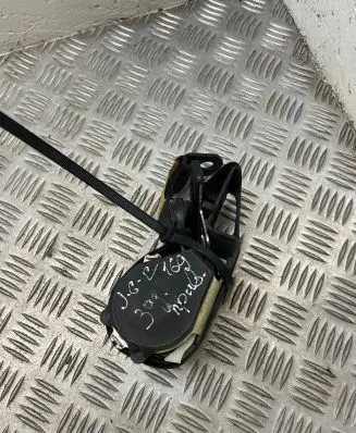 Jeep Grand Cherokee (WJ) Rear seatbelt 601127400f e11040804