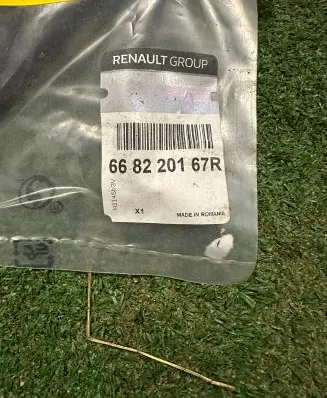 Renault Sandero II Wiper trim 668220167R