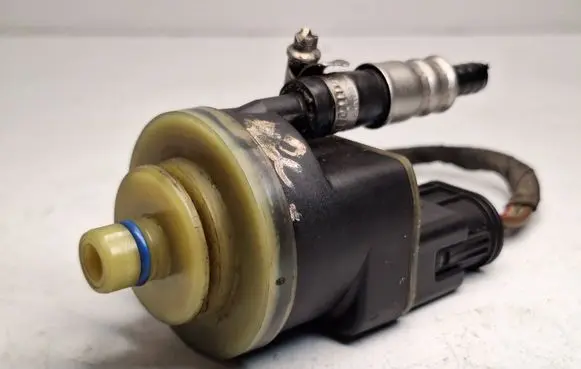 BMW 3 E90 E91 Fuel filter heater 7793673 13327793673