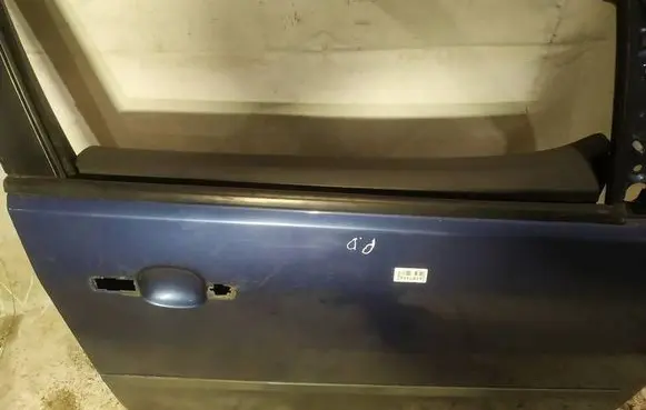 Ford Focus C-MAX Front door glass trim molding 