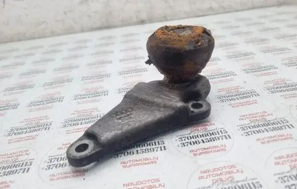 Audi A6 S6 C5 4B Engine mounting bracket 8D0199343J