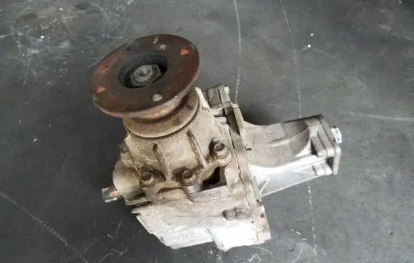 Hyundai Tucson JM Gearbox transfer box case JMVGT 070301268