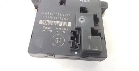 Mercedes-Benz E W211 Door control unit/module 2118704026