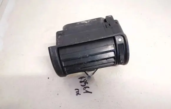 Audi A4 S4 B5 8D Dash center air vent grill 8d1820902