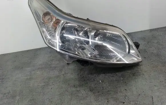 Citroen C4 I Headlight/headlamp 9646893880VALEO