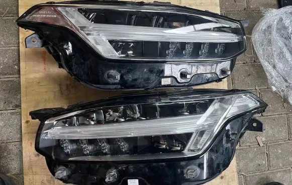 Volvo XC90 Headlights/headlamps set 90059440