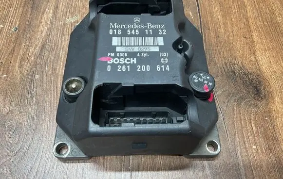 Mercedes-Benz Vito Viano W638 Ignition amplifier control unit 0205456732 0261200614