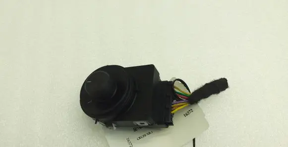 Chevrolet Cruze Wing mirror switch 13272182