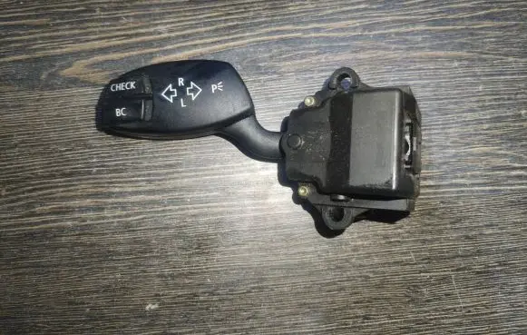 BMW 5 E60 E61 Indicator stalk 6924103 01106720 250305013