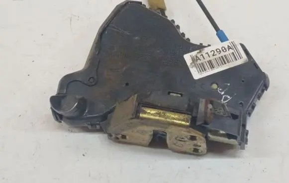 Toyota Corolla Verso AR10 Front door lock 