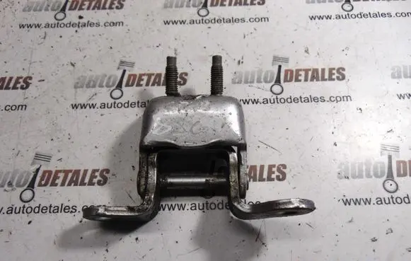 Honda CR-V Rear door upper hinge