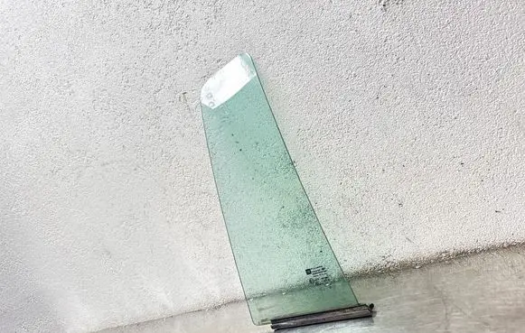 Opel Zafira B Rear vent window glass AS2M3236DOT682 E000199 43R001582