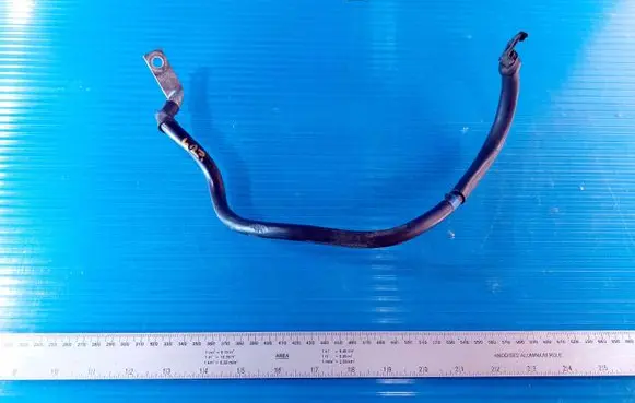 Volkswagen Jetta V Positive cable (battery)