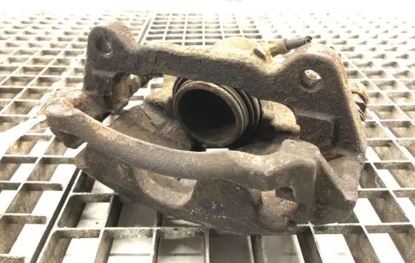 Volkswagen Golf VII Front brake caliper 
