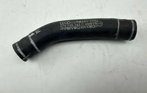 Audi RS6 C7 Turbo turbocharger oiling pipe/hose 079145742C
