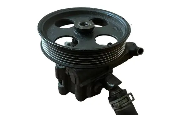 Opel Insignia A Power steering pump 55563329
