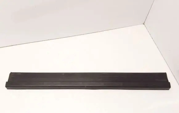Mercedes-Benz E W124 Front sill trim cover