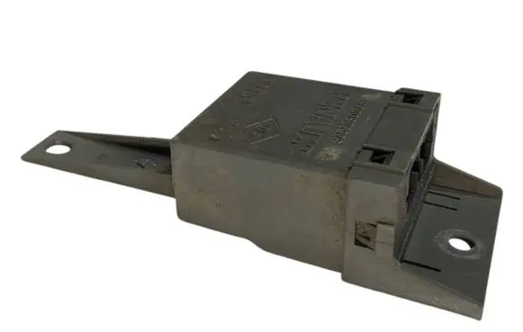 Renault Trafic II (X83) Door control unit/module 7700822928