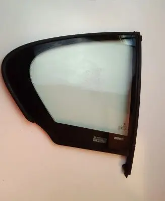 Rear vent window glass