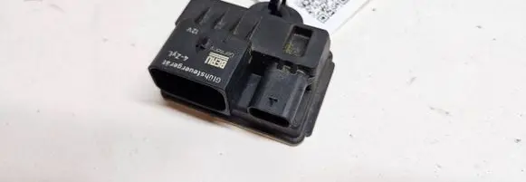 BMW 4 F32 F33 Glow plug pre-heat relay 857008702 0522120103