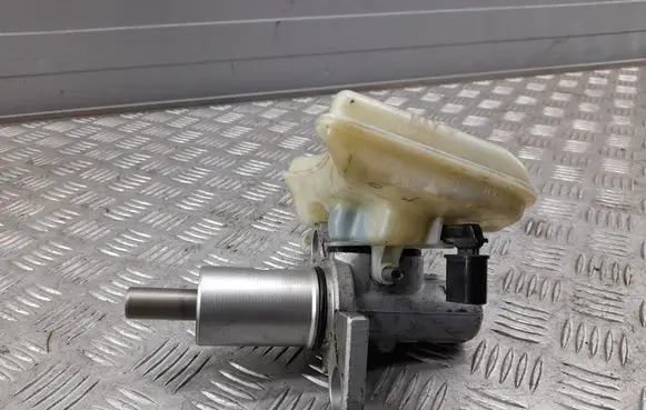 Audi A6 S6 C6 4F Brake fluid reservoir 8E0611301G