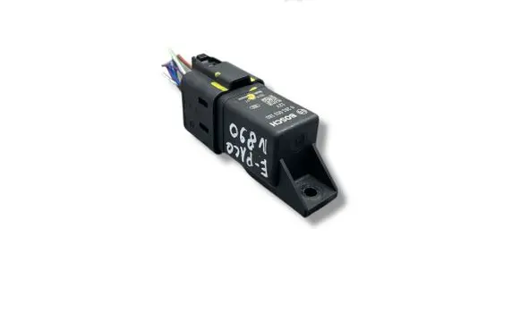 Jaguar E-Pace Glow plug pre-heat relay 0281003183