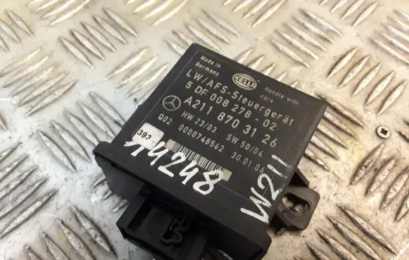 Mercedes-Benz E W211 Light module LCM 2118703126 A2118703126