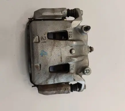 Nissan Leaf II (ZE1) Front brake caliper