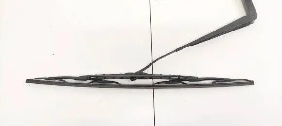 Nissan Pathfinder R51 Front wiper blade arm
