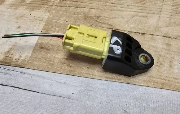 Toyota RAV 4 (XA30) Airbag deployment crash/impact sensor 8983142010