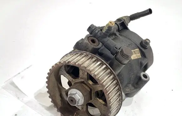 Renault Kangoo II Fuel injection high pressure pump 8200707450