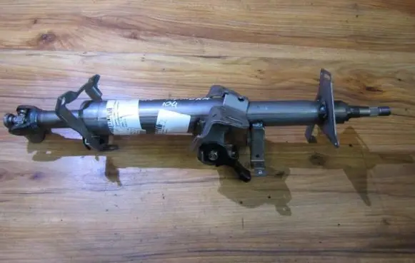 Nissan Almera N16 Steering wheel axle nenusatytas