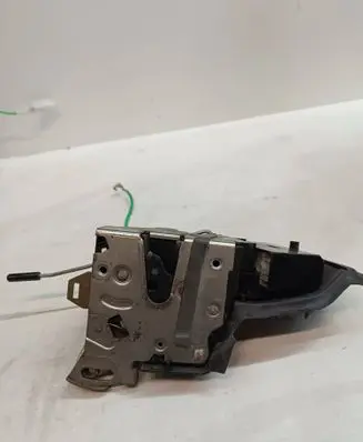 BMW 5 E39 Front door lock 82350969