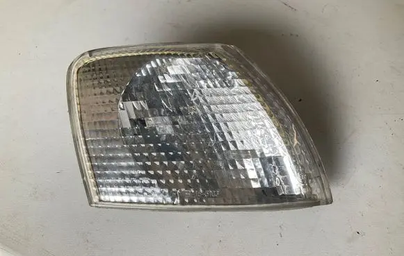 Volkswagen PASSAT B5 Front indicator light