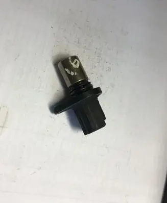 Toyota Corolla E120 E130 Crankshaft position sensor 0296000660 9091905026