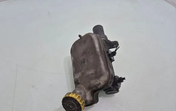 Chrysler Voyager Master brake cylinder P04721154AB