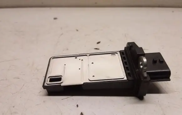 Nissan Juke I F15 Mass air flow meter 226807S00B