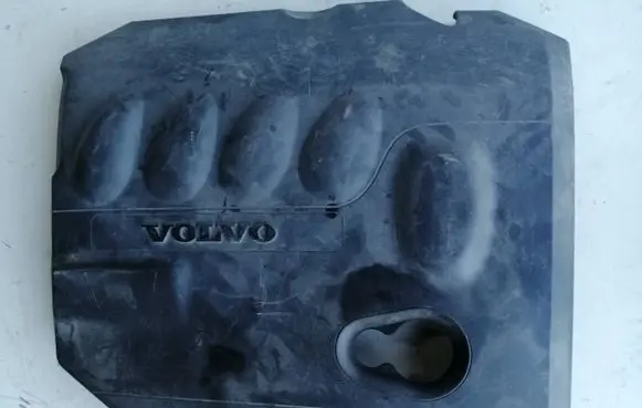 Volvo V50 Engine cover (trim)