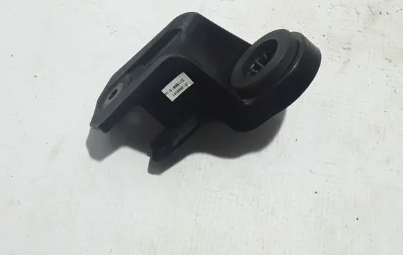 Volvo XC60 Air filter cleaner box bracket assembly 31370344