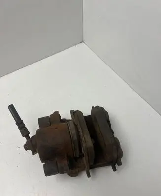 Volkswagen Golf IV Front brake caliper