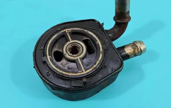Engine oil radiator