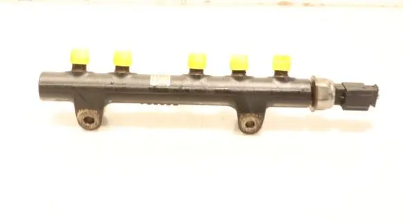 Citroen C4 II Fuel main line pipe