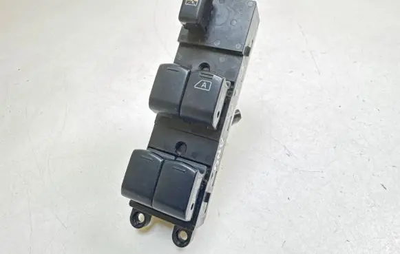 Nissan Note (E11) Electric window control switch