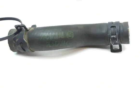 Jaguar XJ X308 Engine coolant pipe/hose MNC6722AB